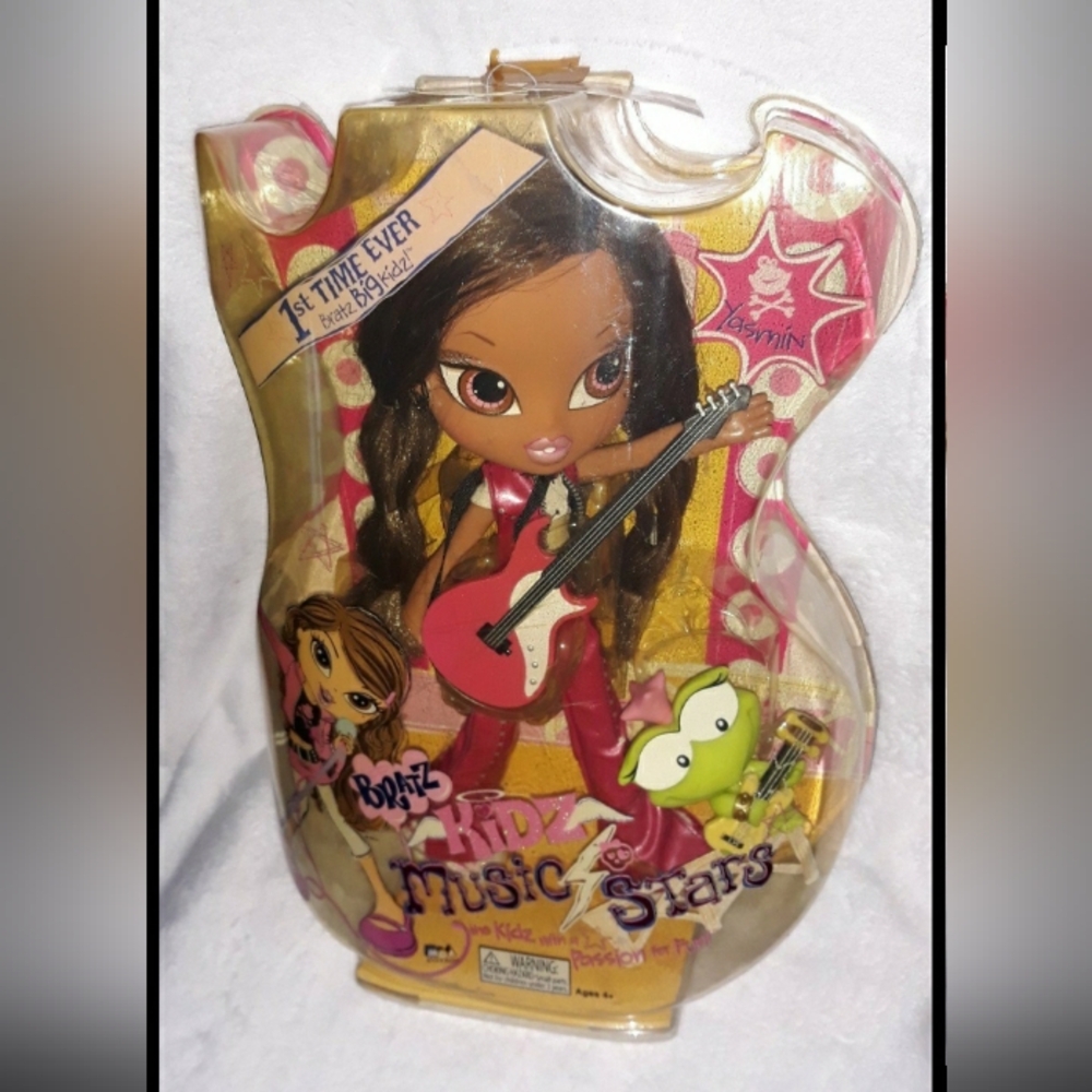 Bratz Big Kidz Yasmin 1st Time Ever Bratz Kidz Music Stars Pet Frog Guitar